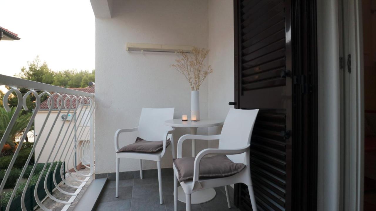Apartment Ena - Lavica Podstrana Exterior foto